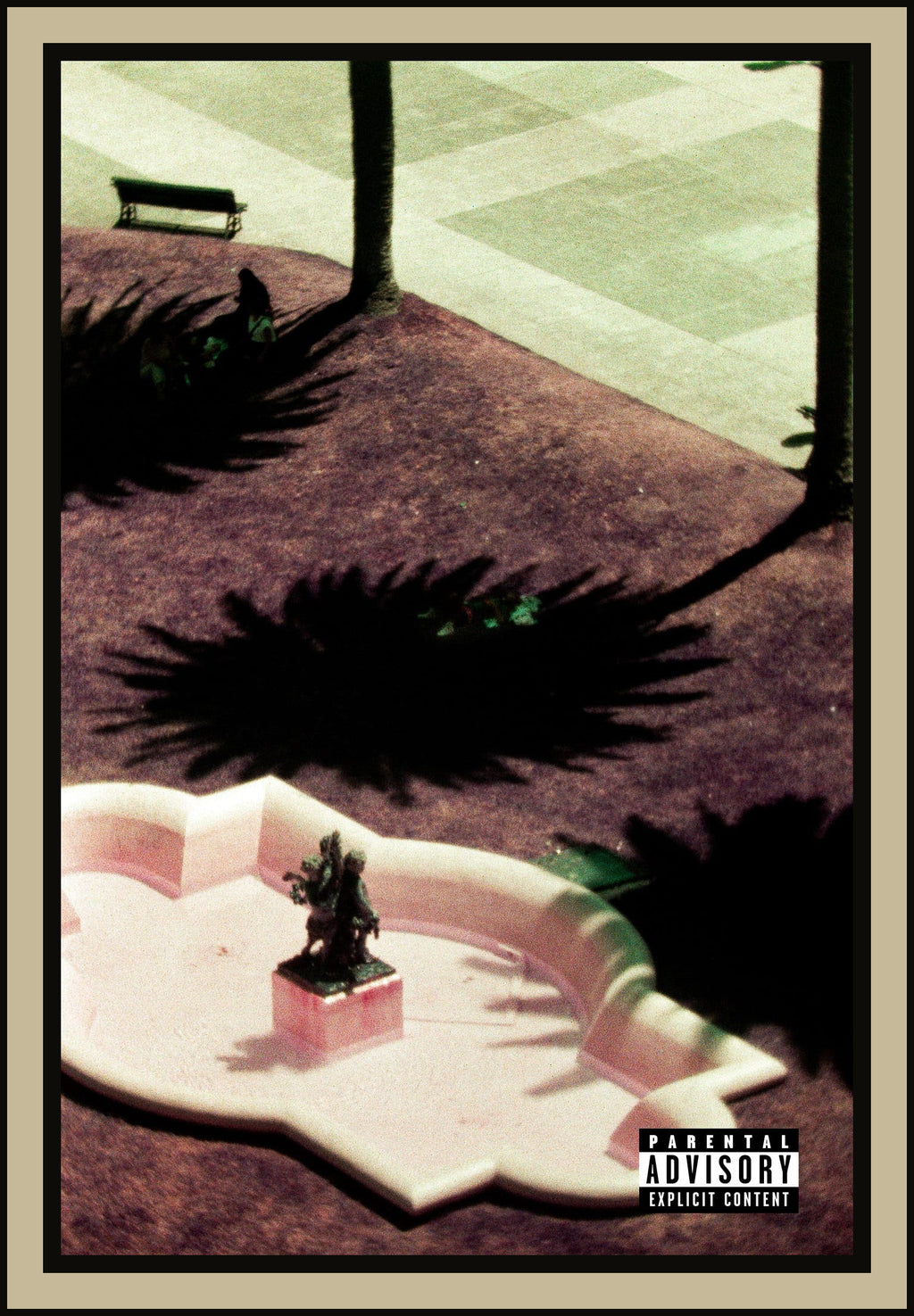aerial-plaza-fountain-palm-shadows-overhead-colour-film-w2b - tirage encadre