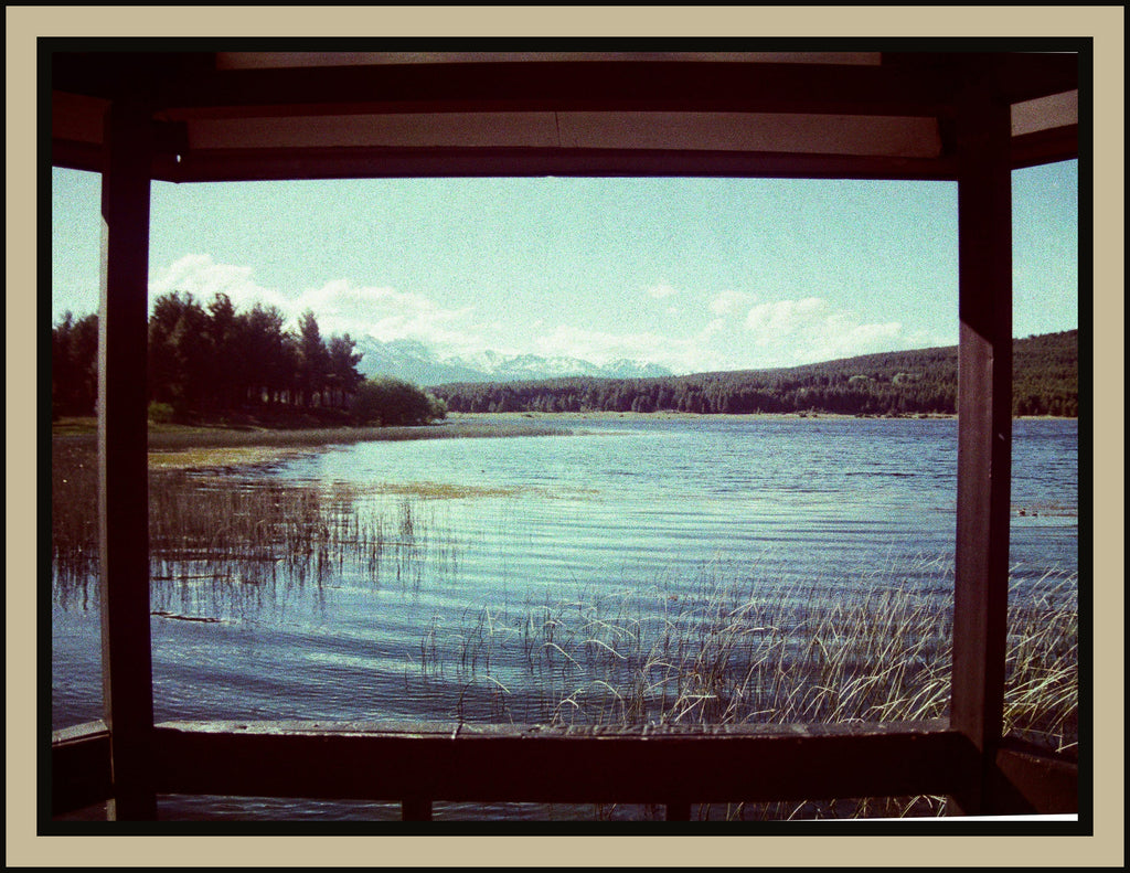 Fenetre sur le lac - tirage encadre