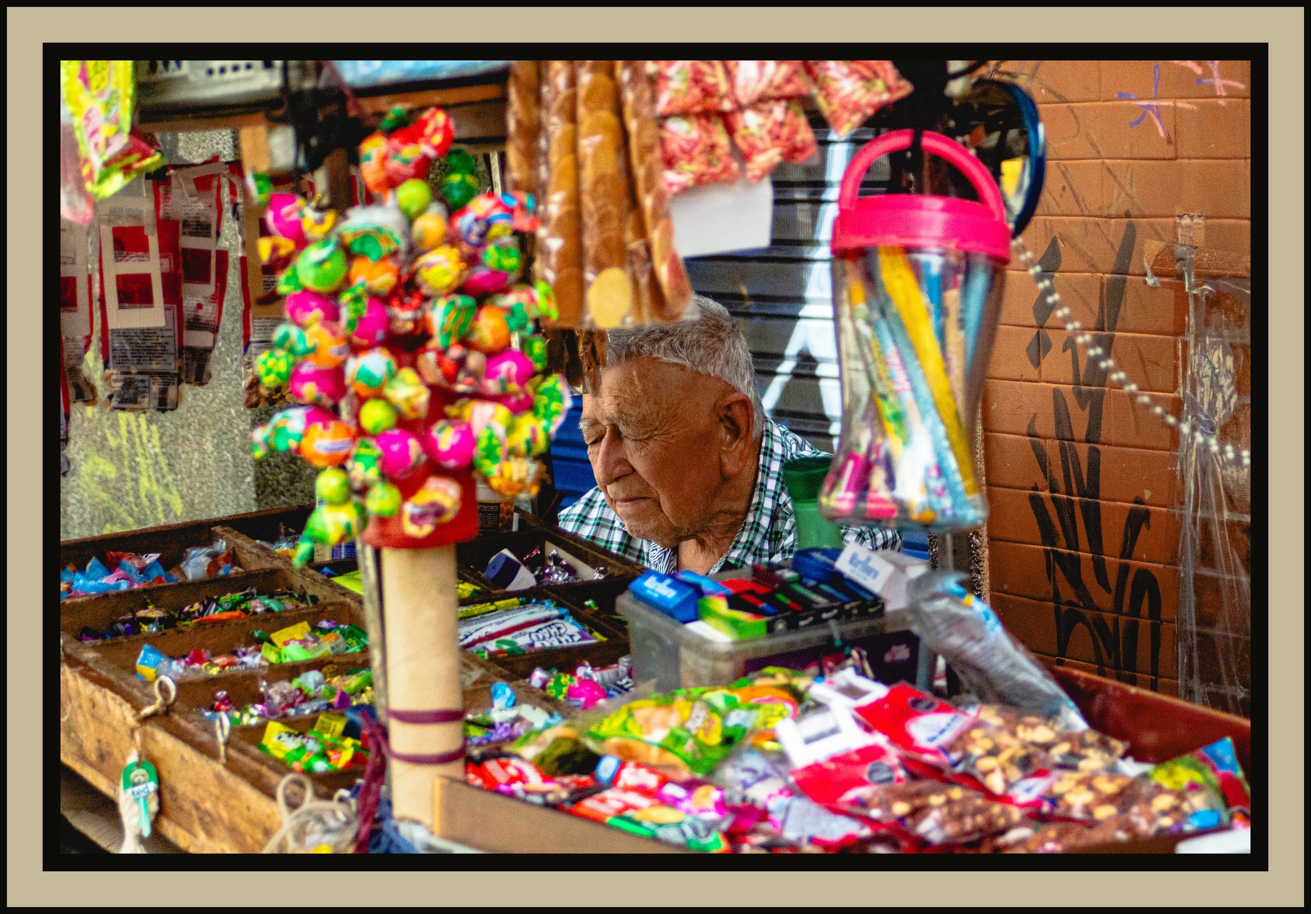 Le vendeur de bonbons - tirage encadre